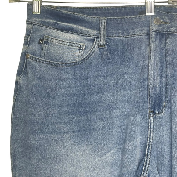 Judy Blue High Rise Light Wash Boyfriend Fit Jeans Cropped Frayed Hem Womens 22W - Picture 5 of 14